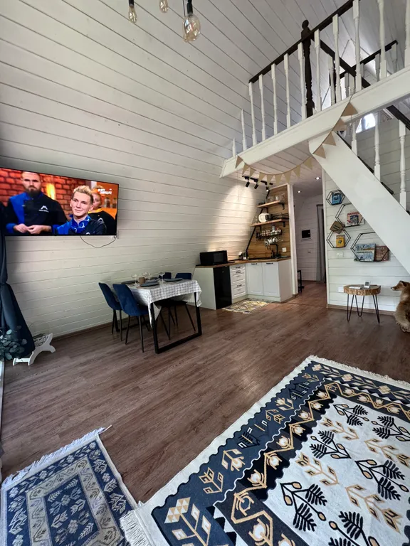 Дом A-frame с купелью, баней и бассейном в сосновом лесу