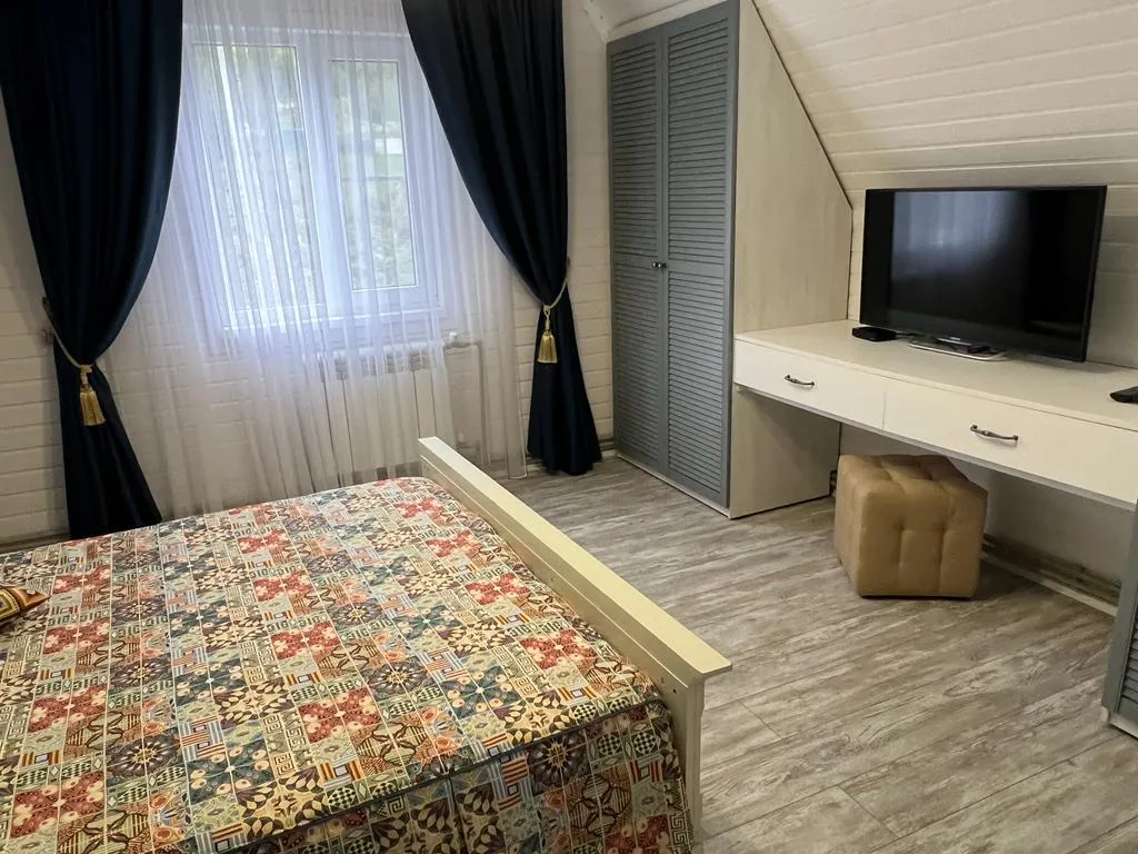 Усадьба с теплым бассейном