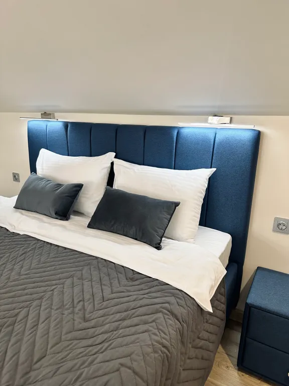 Дизайнерский апартамент в 2-уровнях в 5 минутах от моря