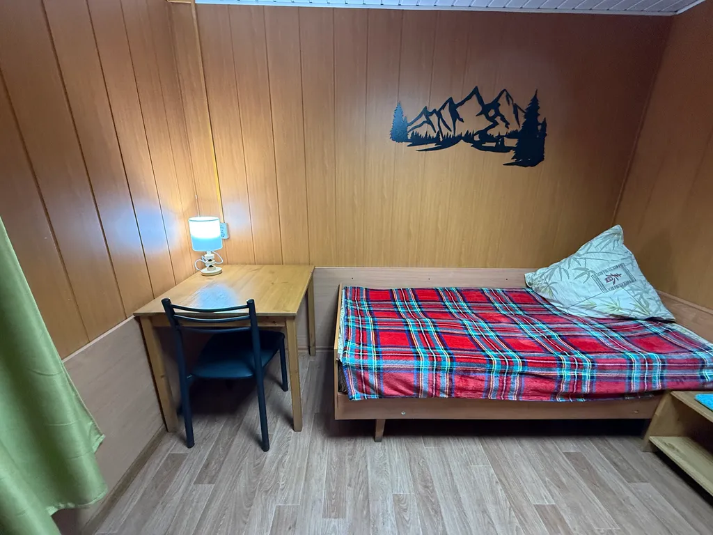 Двухкомнатный домик с видом на озеро