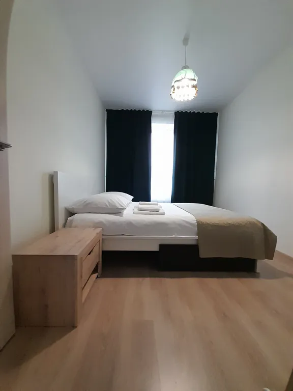 Уютная квартира в чудесной локации — аренда посуточно в Новоселье