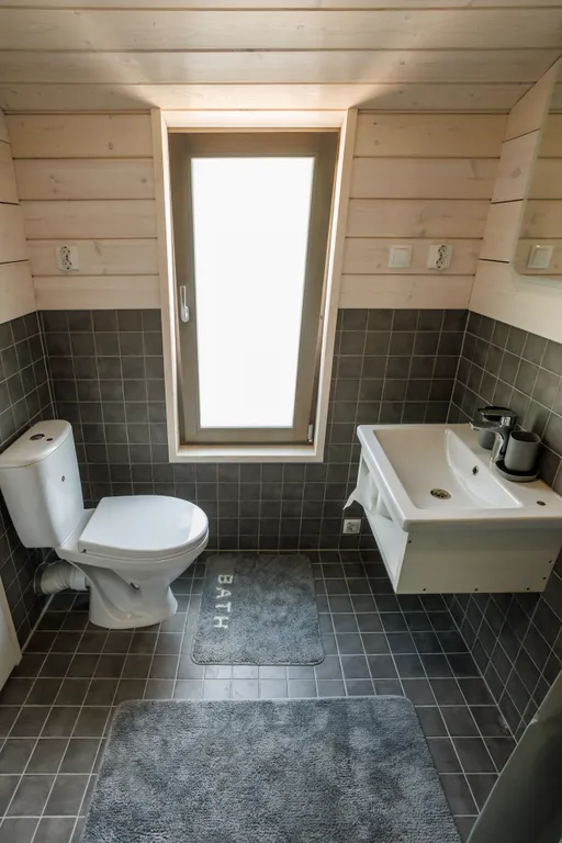 Загородный дом у леса и конюшни