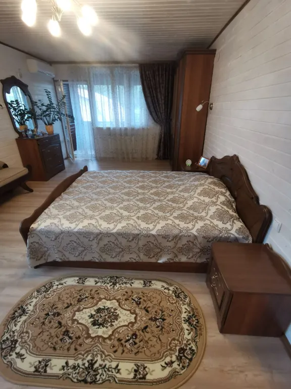 Дом с беседкой