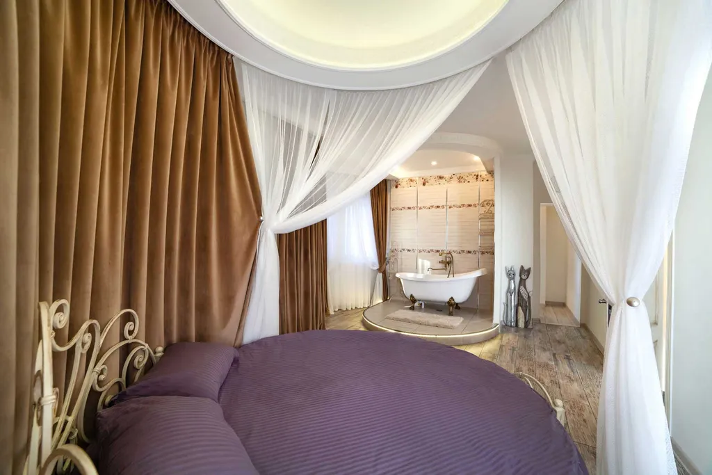 Замок на берегу каскада озер в Новой Москве