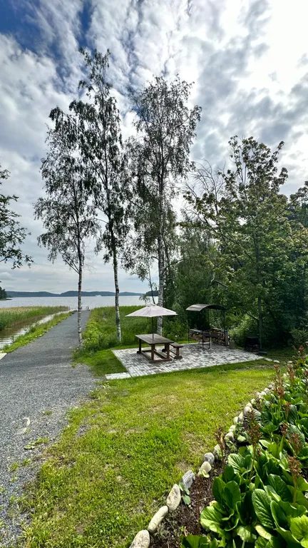 Частный дом на берегу Ладожского озера