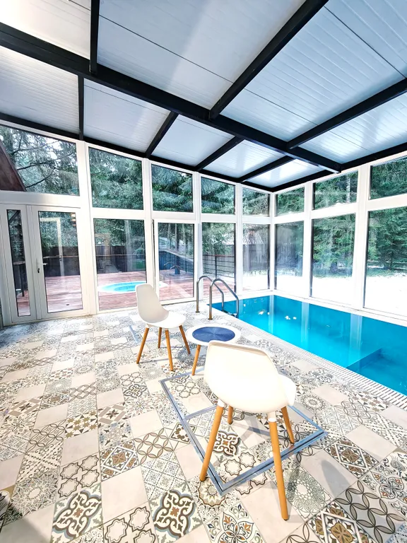 Лесной дом с тёплым бассейном, джакузи, сауной и сибирским чаном