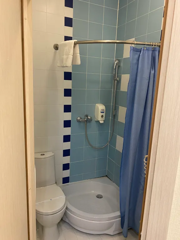 Номер с двумя раздельными кроватями, без окна