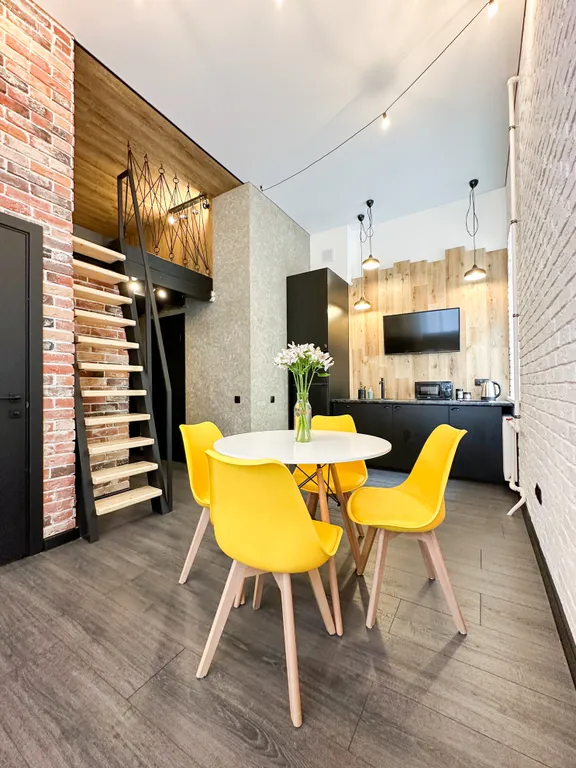 One-Room Loft On Mayakovsky 17