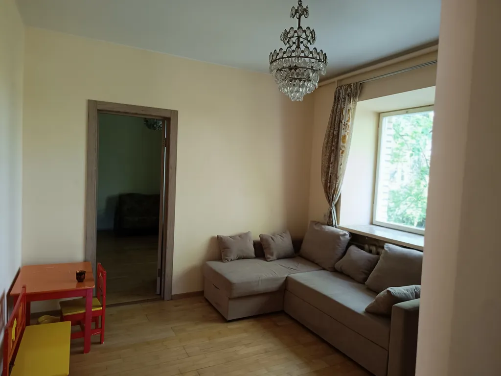 Вместительный, теплый дом на берегу реки Воря