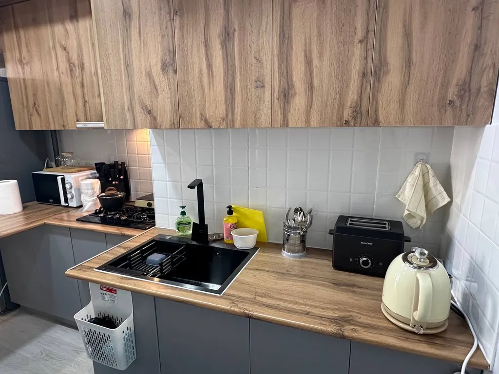 Bay tash residence in center city