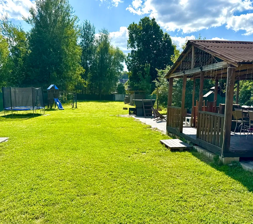 Коттедж Саввушка с видом на монастырь