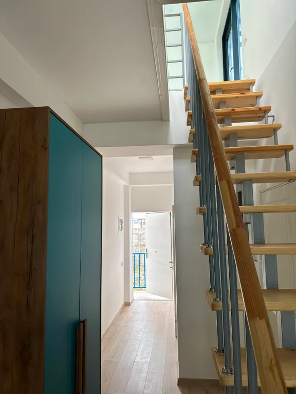 Двухуровневый полулюкс с зоной отдыха на крыше и видом на бассейн