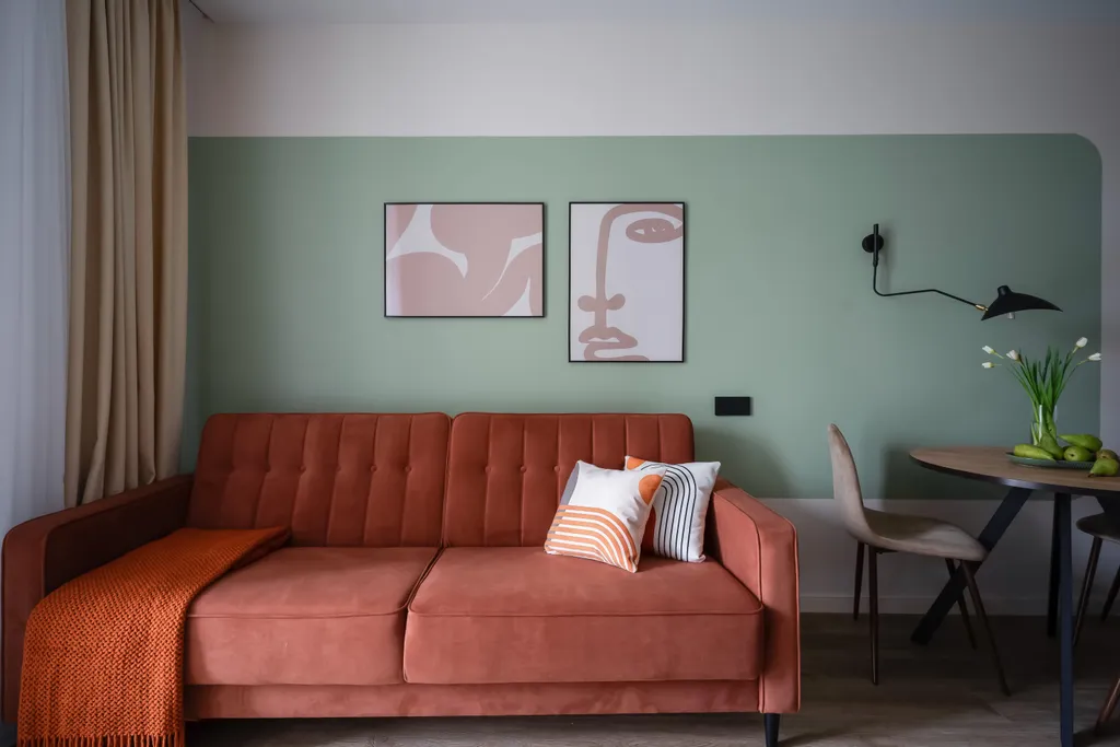 Комфортабельная евродвушка Меркурий с балконом у озера