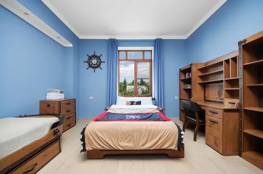 Дом с бассейном