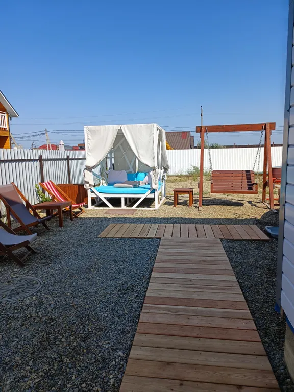 Дом с большим бассейном с видом на море