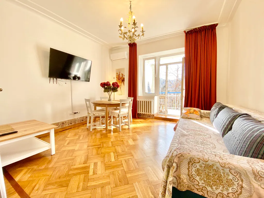 3-комнатная квартира в сталинском доме