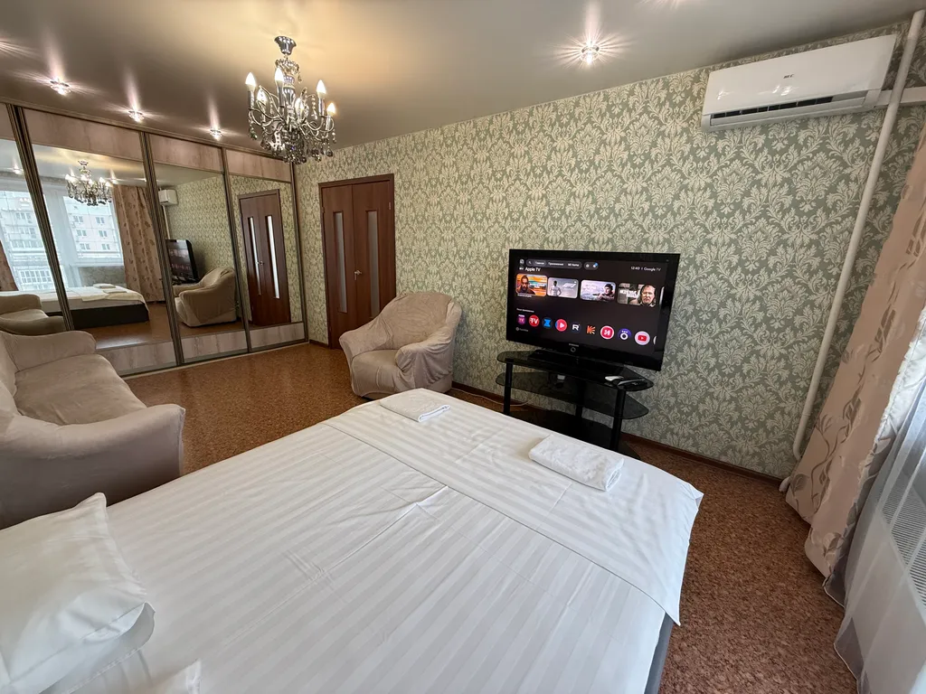 "В Гости!" на Запорожской 53 (1к квартира рядом с БЦ "Сити")