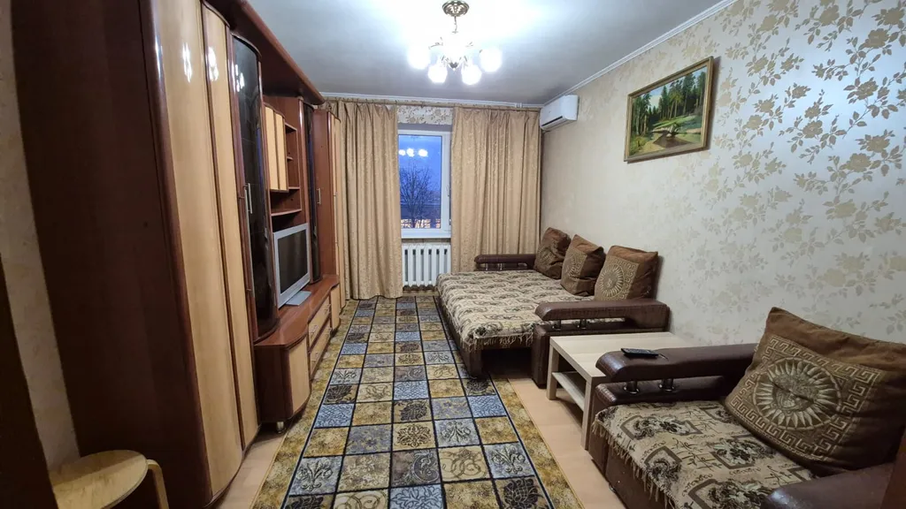 3-комнатная квартира в центре Ворошиловского района, в Золотом квадрате