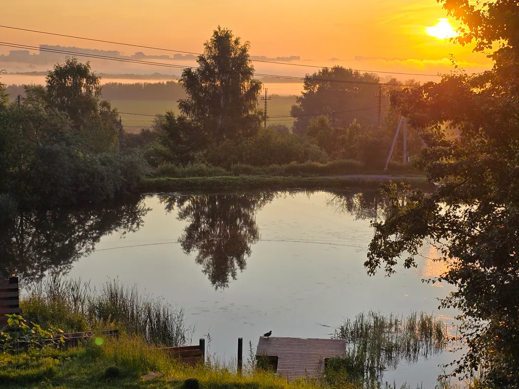 Дом у пруда