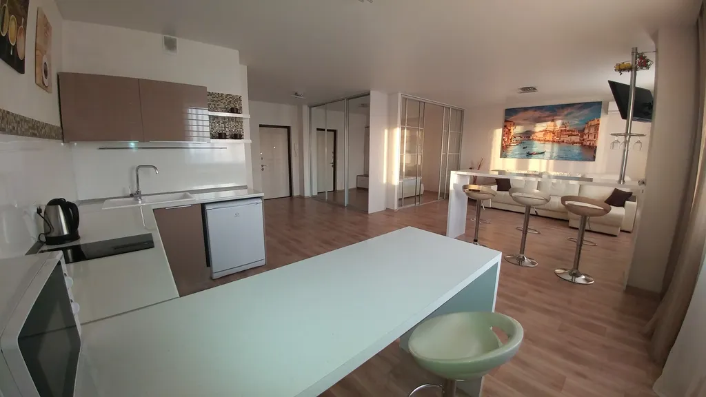 Очень стильная и светлая квартира-студия в центре