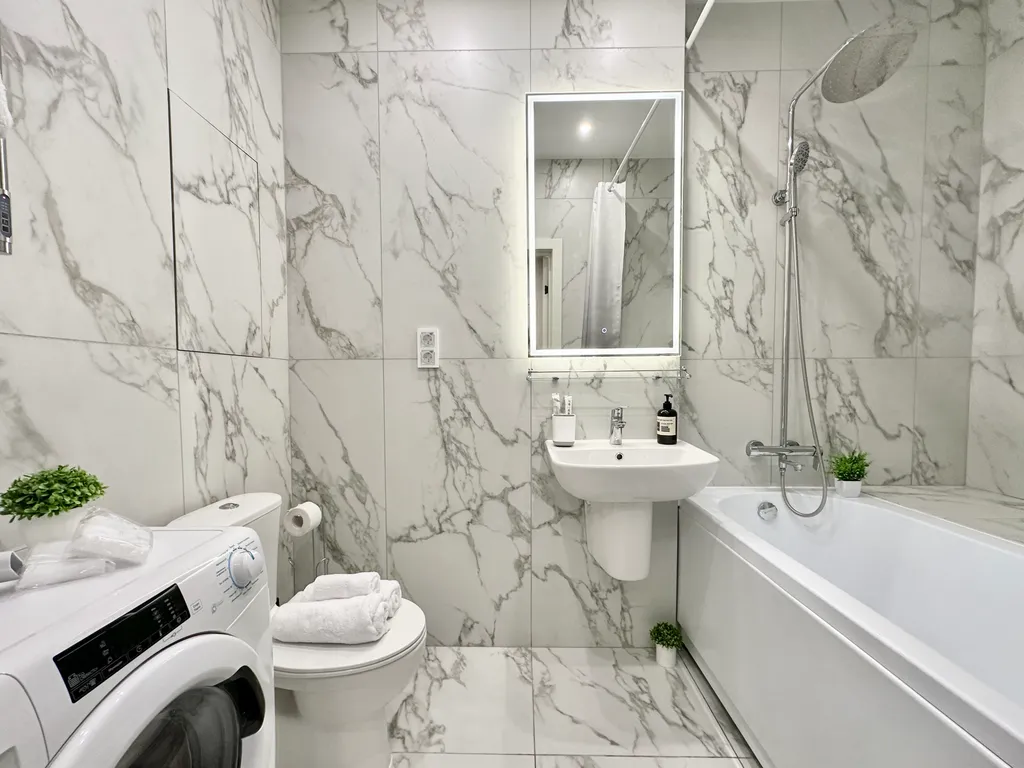 Светлая 1-комнатная квартира с дизайнерским ремонтом