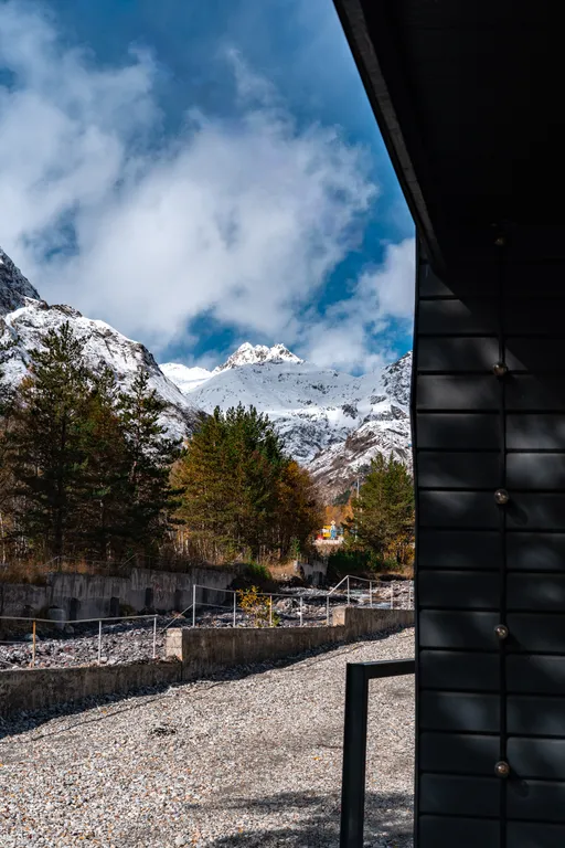 Двухэтажный Barnhouse у реки Гарабаши с видом на горы