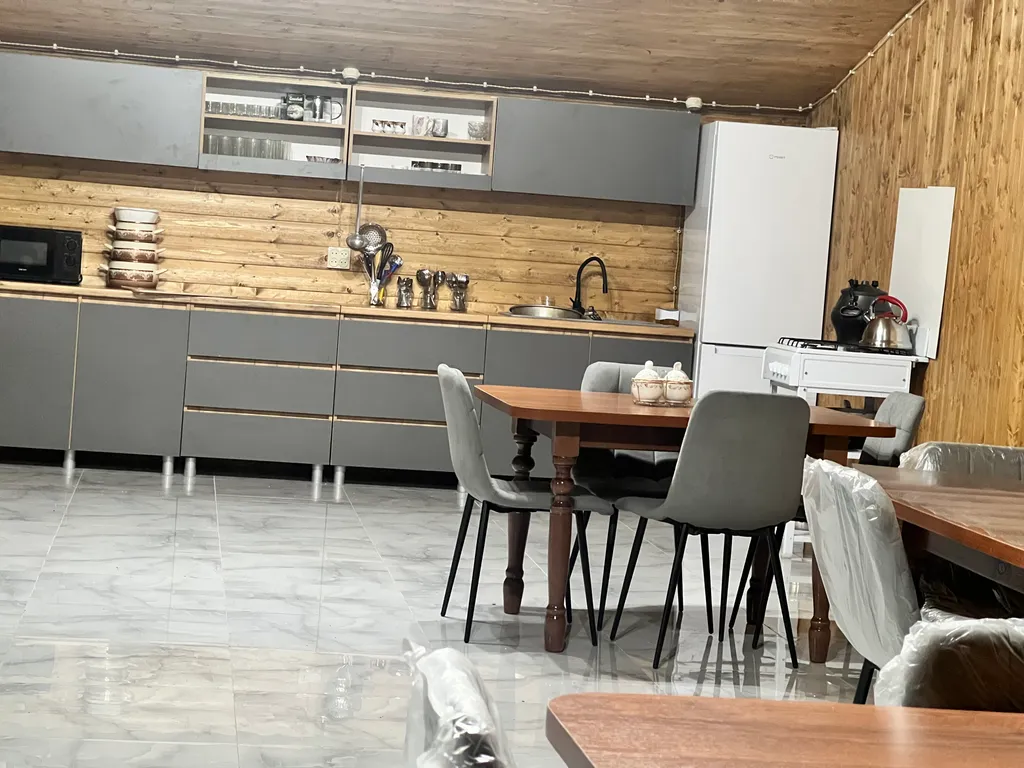 Домик на берегу реки