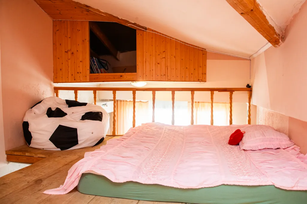 Уютная студия с мансардой в центре