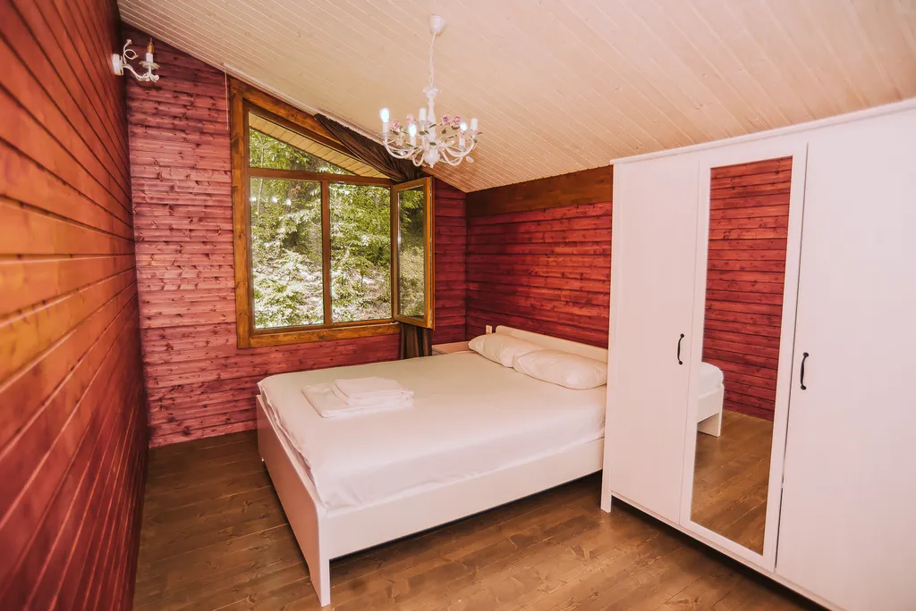 Домик в горах по дороге на Рицу