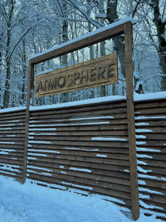 Коттедж а-фрейм атмосфера