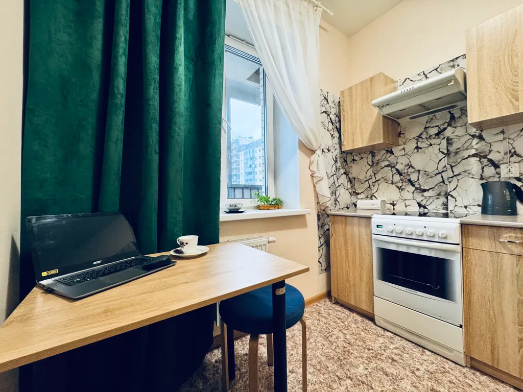 Уютная квартира на берегу реки Невы в центральном районе г. Кировска