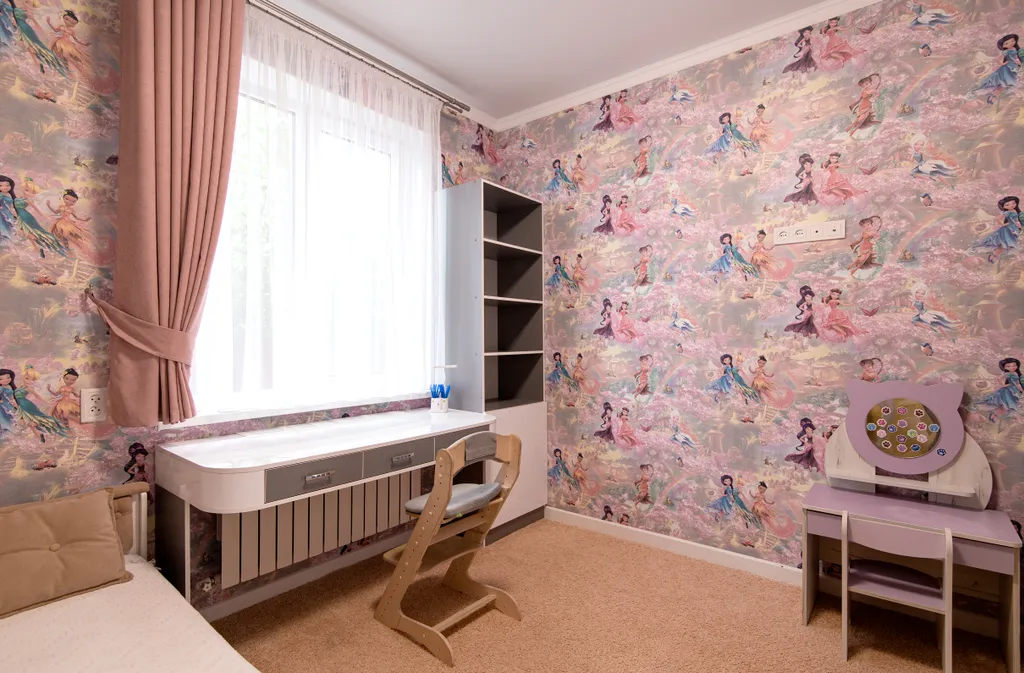 Дом Кантри со своим двором и парковкой