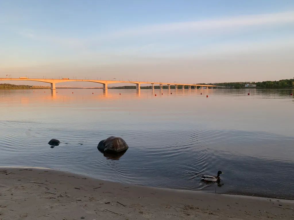 Двухуровневые апартаменты Снегурочка на набережной в центре города