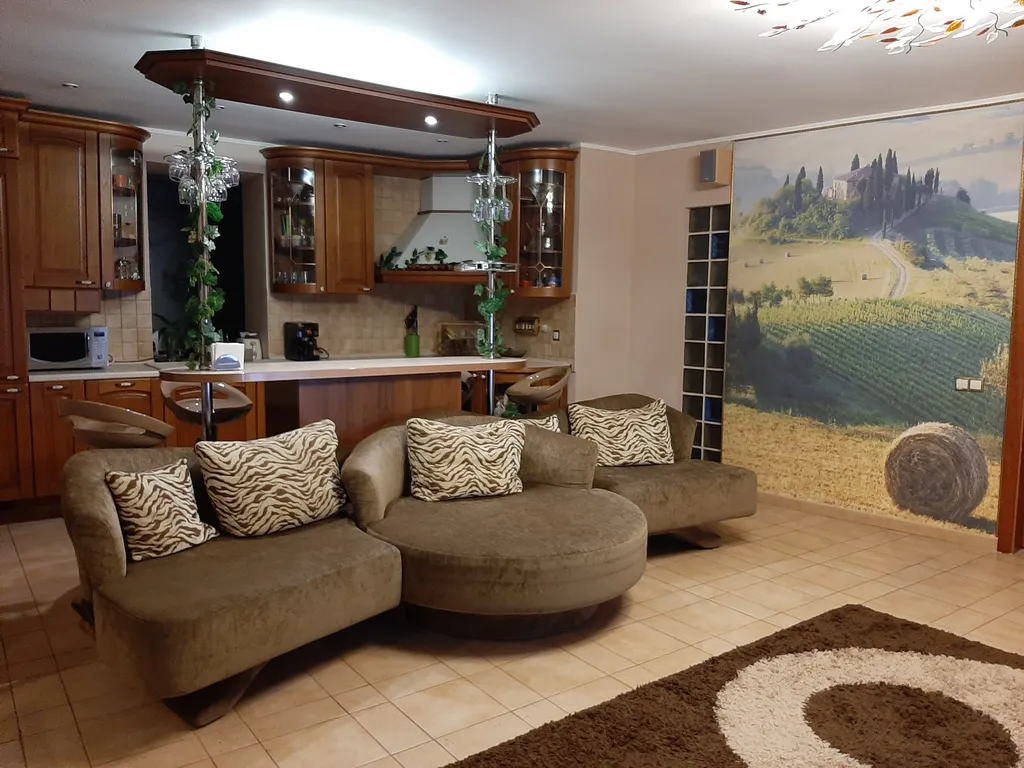 Таунхаус с сауной и бассейном недалеко от метро