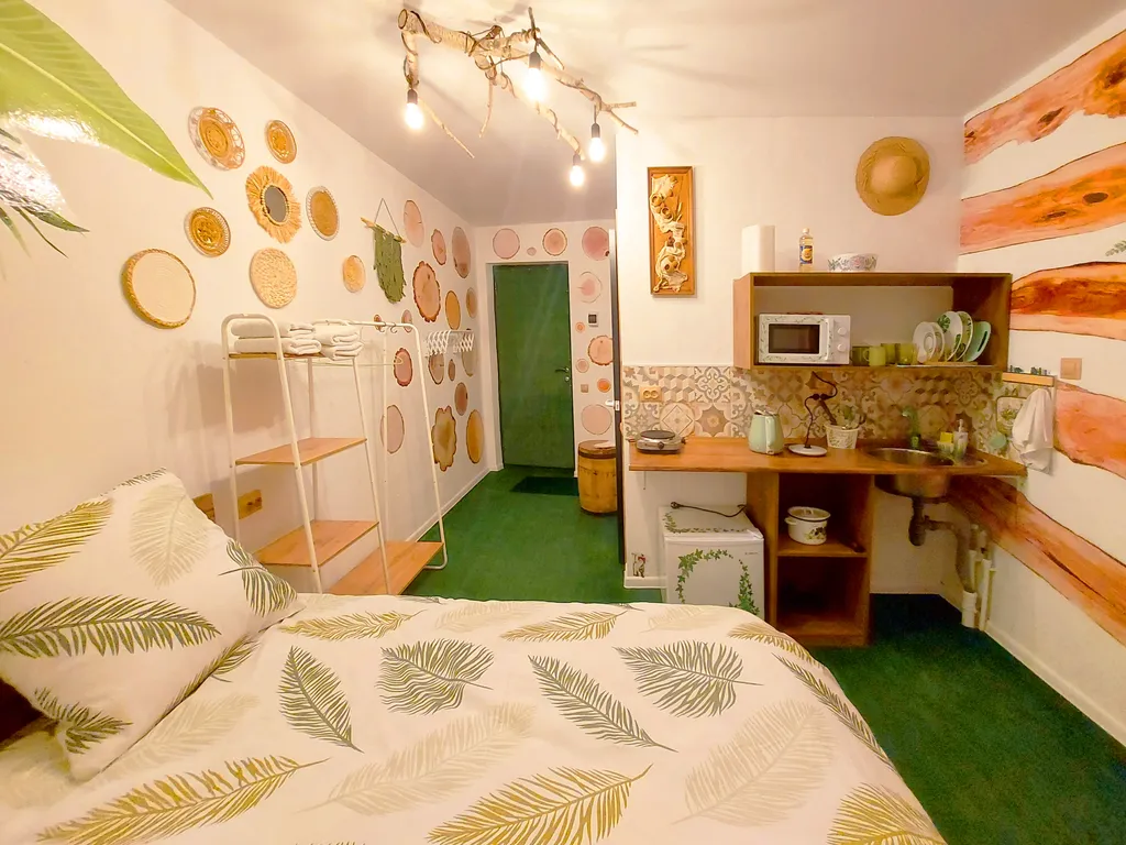 Студия в экостиле в тихом районе с бесконтактным заселением