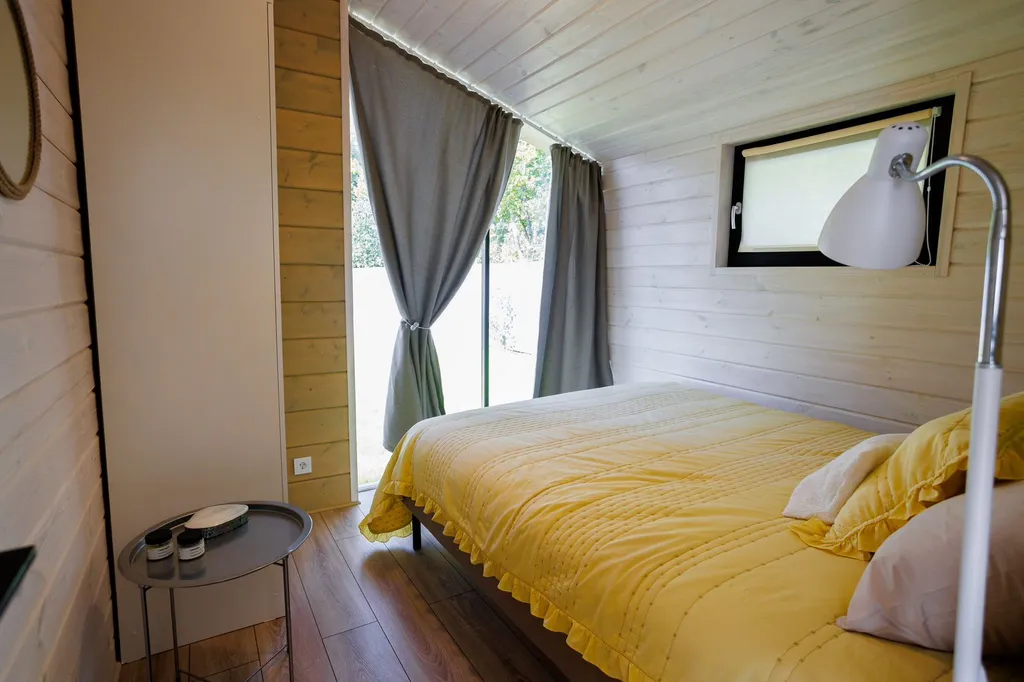 Дом Мая у озера с баней на дровах