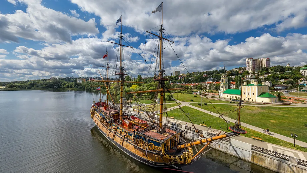 Квартира на набережной