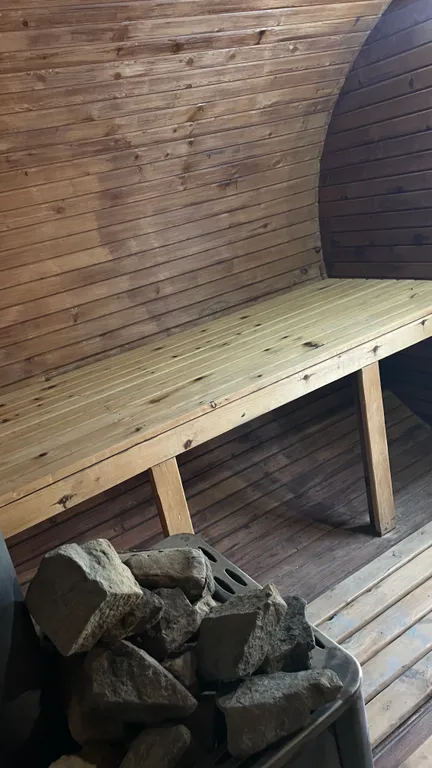 Коттедж Дом в лесу с баней и бассейном — Веселое