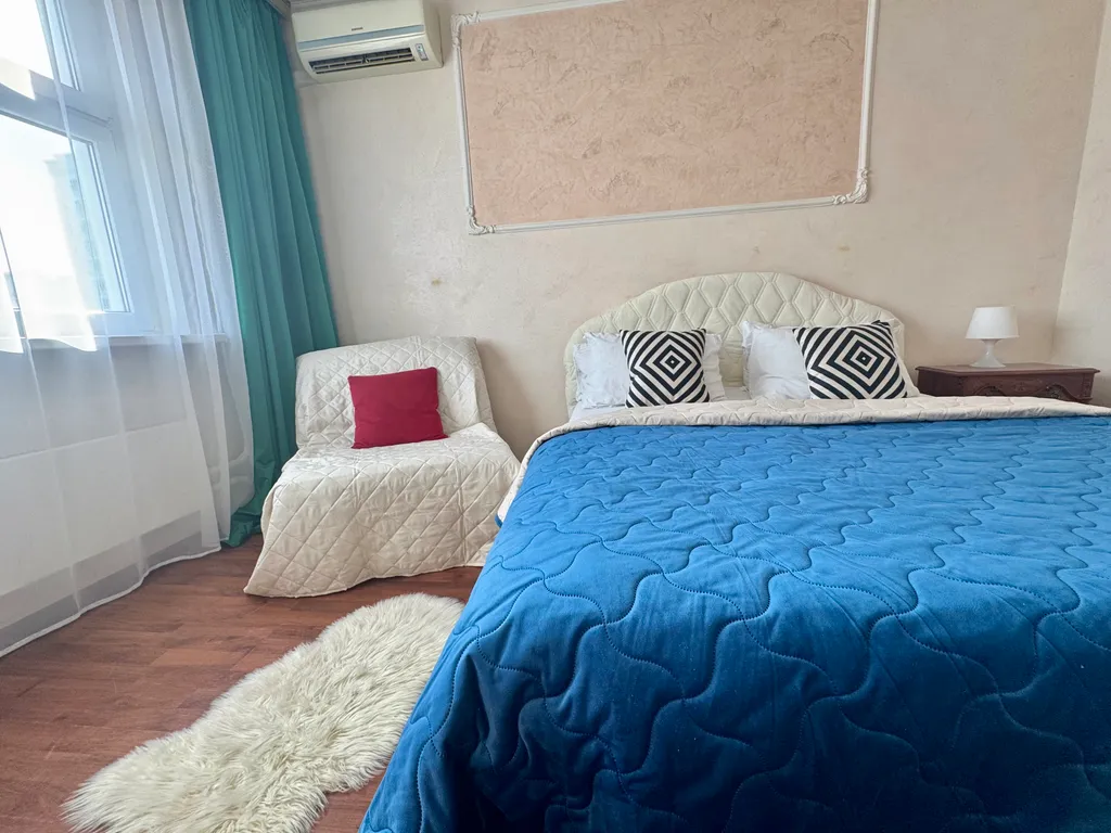 Квартира на высоком этаже в 10 минутах пешком от метро