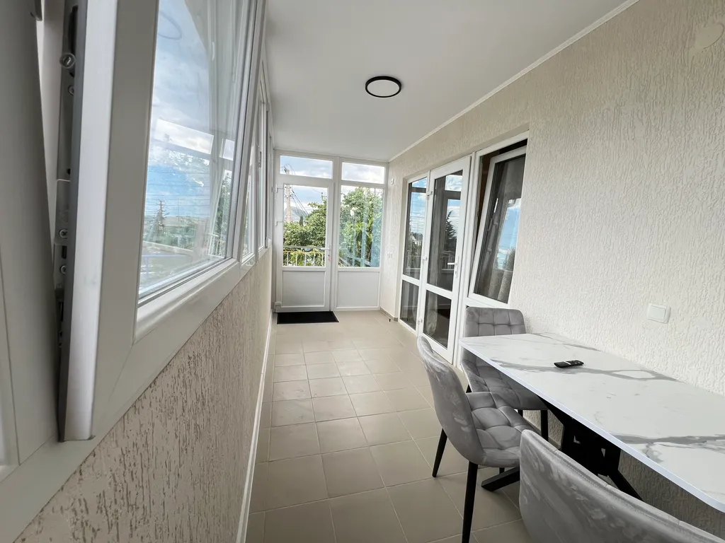 Двухкомнатный дом с кухней на 2 этаже