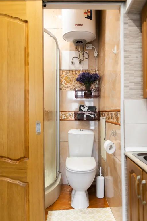 Рядом Невский, торговые центры, метро