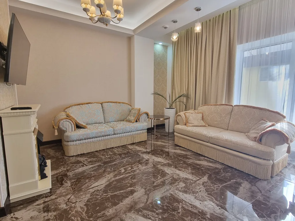 Aпаpтaмeнт люкс c баcсейном и теpрaсой нa набеpeжной