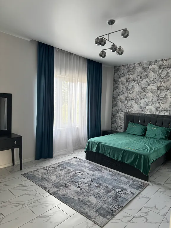 Коттедж Просторный тёплый дом с верандой и гриль столом — Елизаветинская