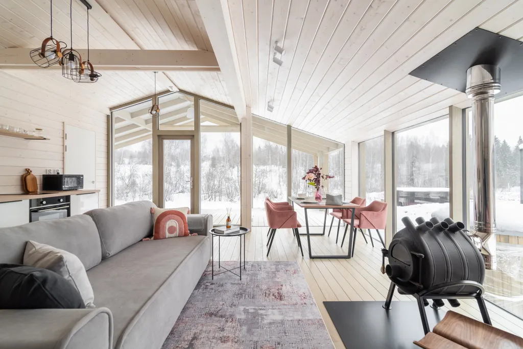 Коттедж Уютный дом с панорамными окнами и видом на природу — аренда посуточно в Каменка