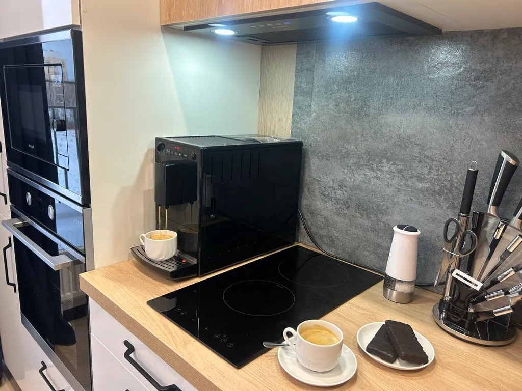 Современная студия с террасой