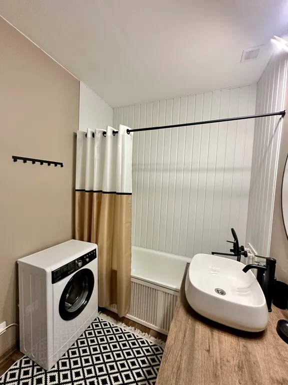 Дом с панорамным видом и кинотеатром