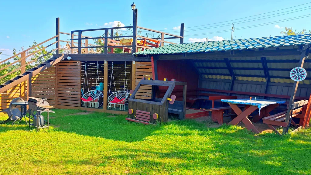 Малиновые апартаменты улучшенные с 2 спальнями, кухней, ванной комнато