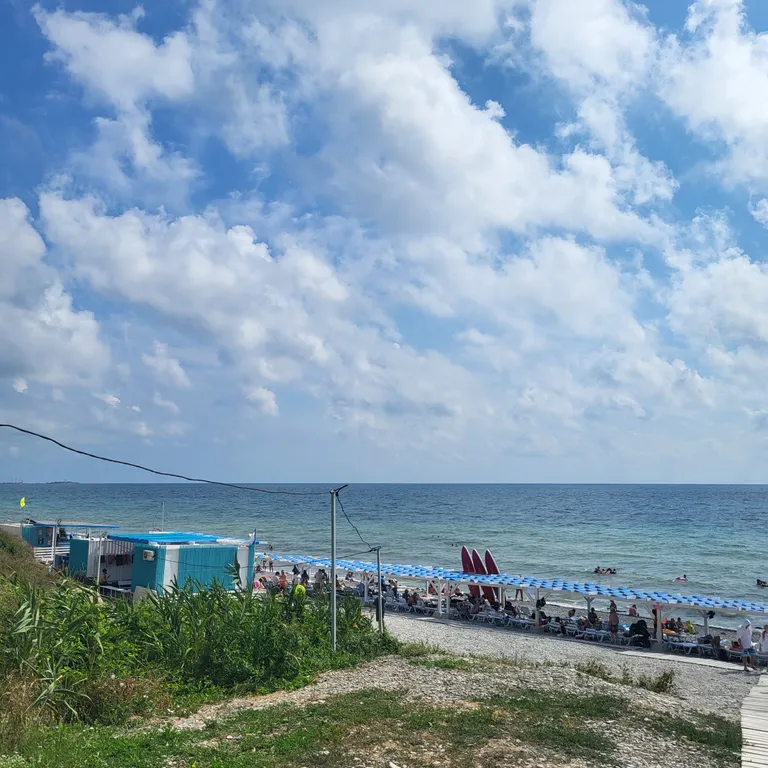 Квартира Уютная евро однушка с видом на бассейн — Варваровка