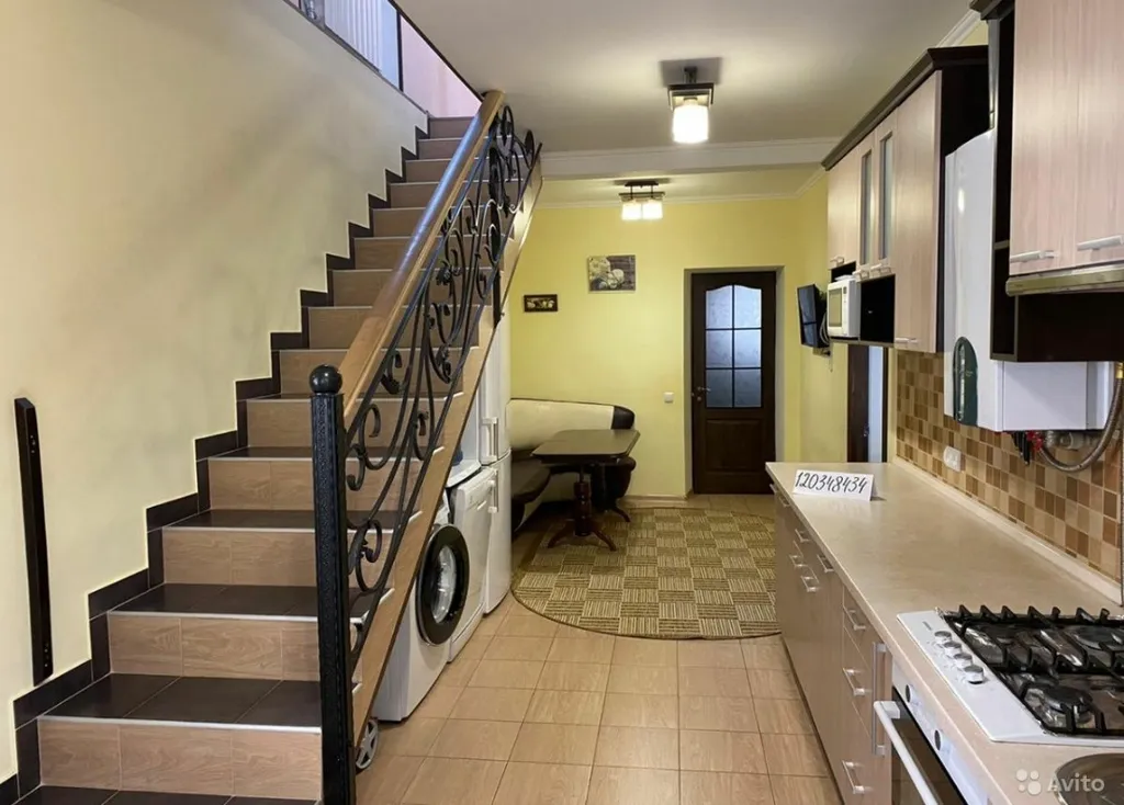 Коттедж Уютный двухэтажный коттедж с двориком — Евпатория