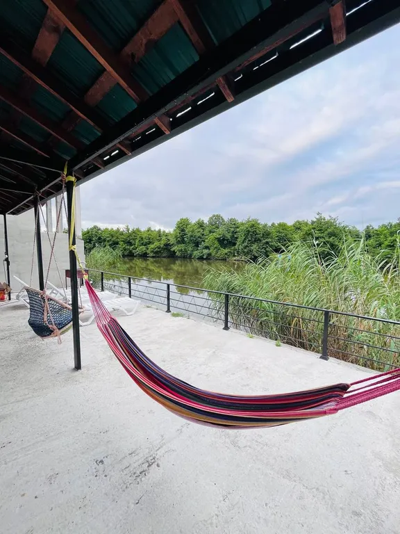 Riverside Cottage R104